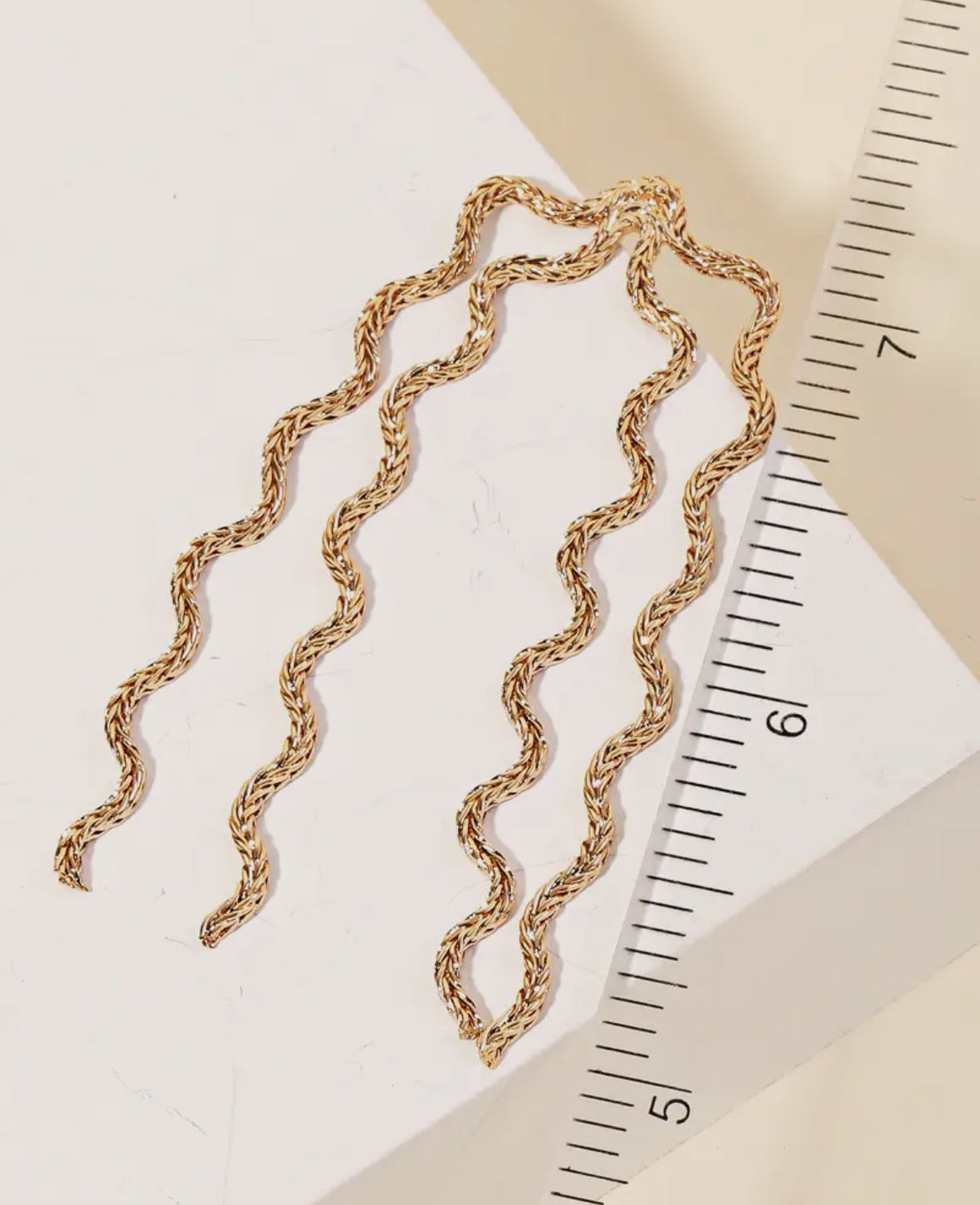 Wavy chain drop earrings